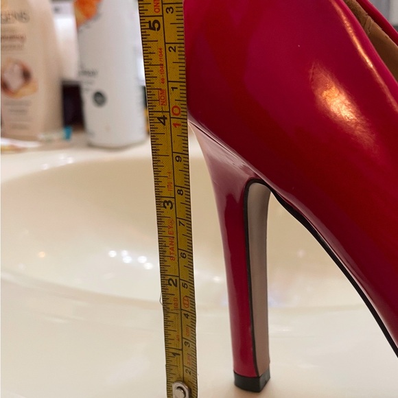 - Sexy Red Brinley co  heels  size ladies 8 - Picture 6 of 6